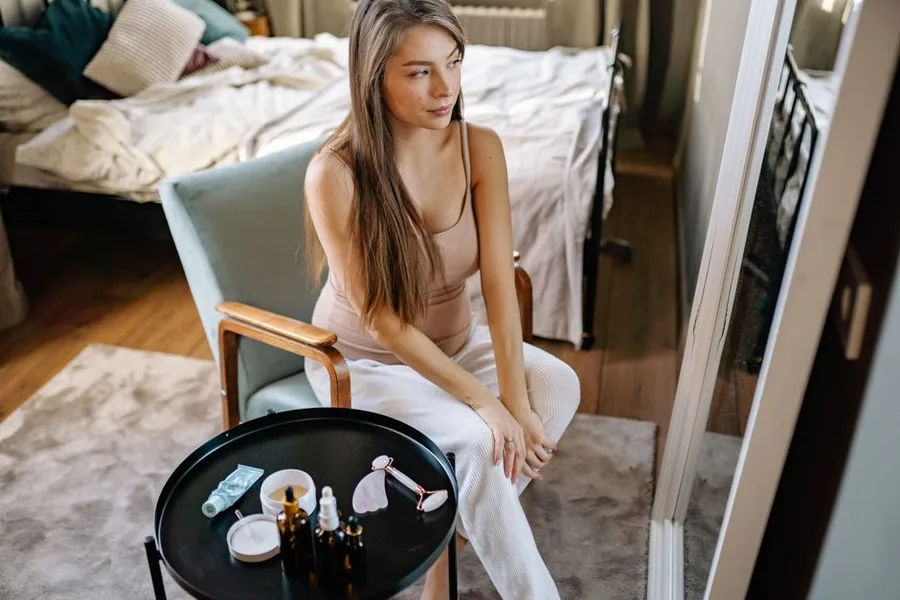 Why Foam Hair Dye Beats Brush-On for At-Home Color